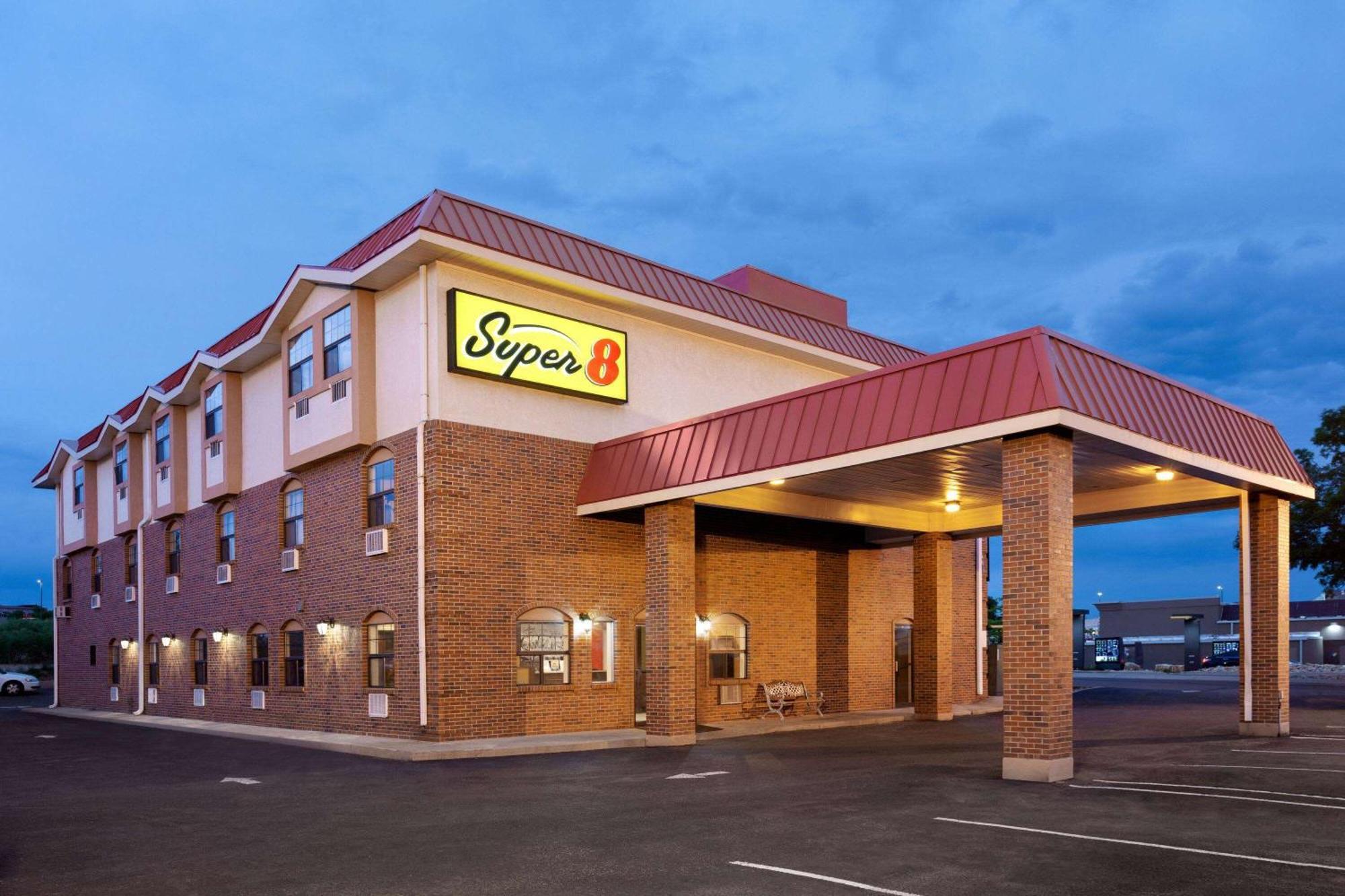 Super 8 By Wyndham Colorado Springs/Afa Area Hotel Exterior foto