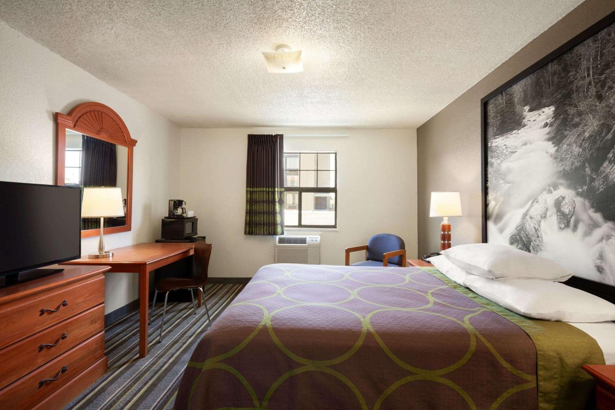 Super 8 By Wyndham Colorado Springs/Afa Area Hotel Exterior foto